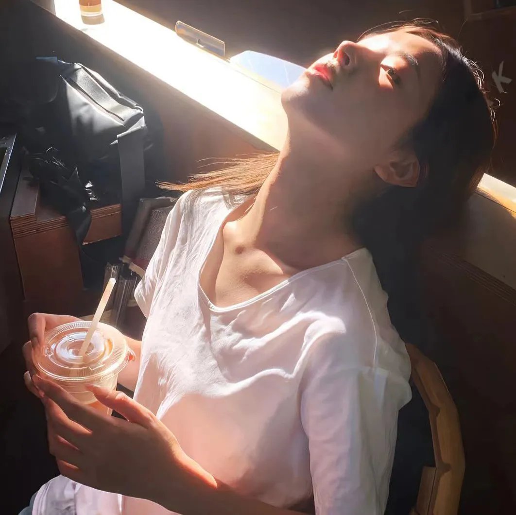 女孩，四绎 在线观看封面